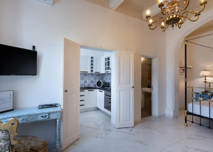 Valletta Townhouse With A Maltese Balcony 아파트 일 푸리아나