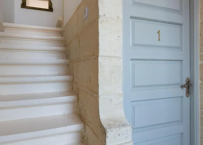 Valletta Townhouse With A Maltese Balcony