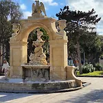 Valletta Townhouse With A Maltese Balcony Apartamento Floriana