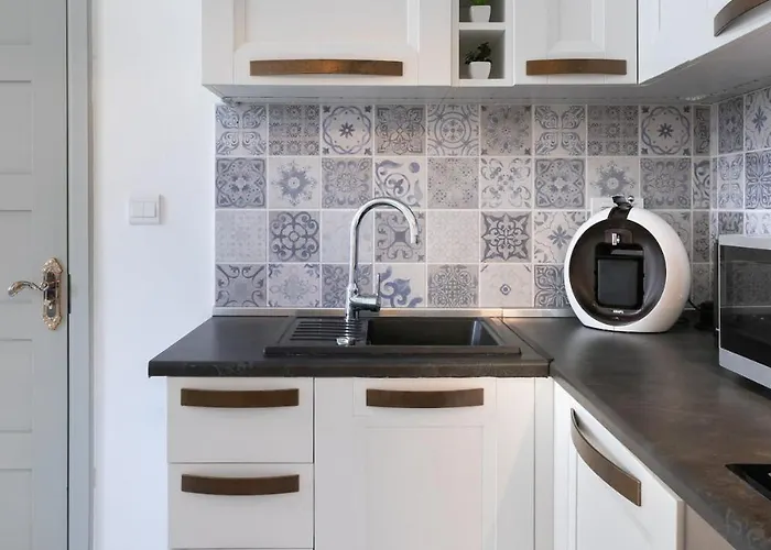 Valletta Townhouse With A Maltese Balcony *